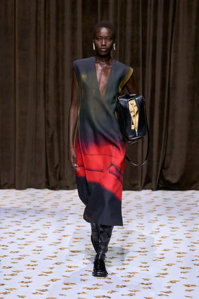 Look 64